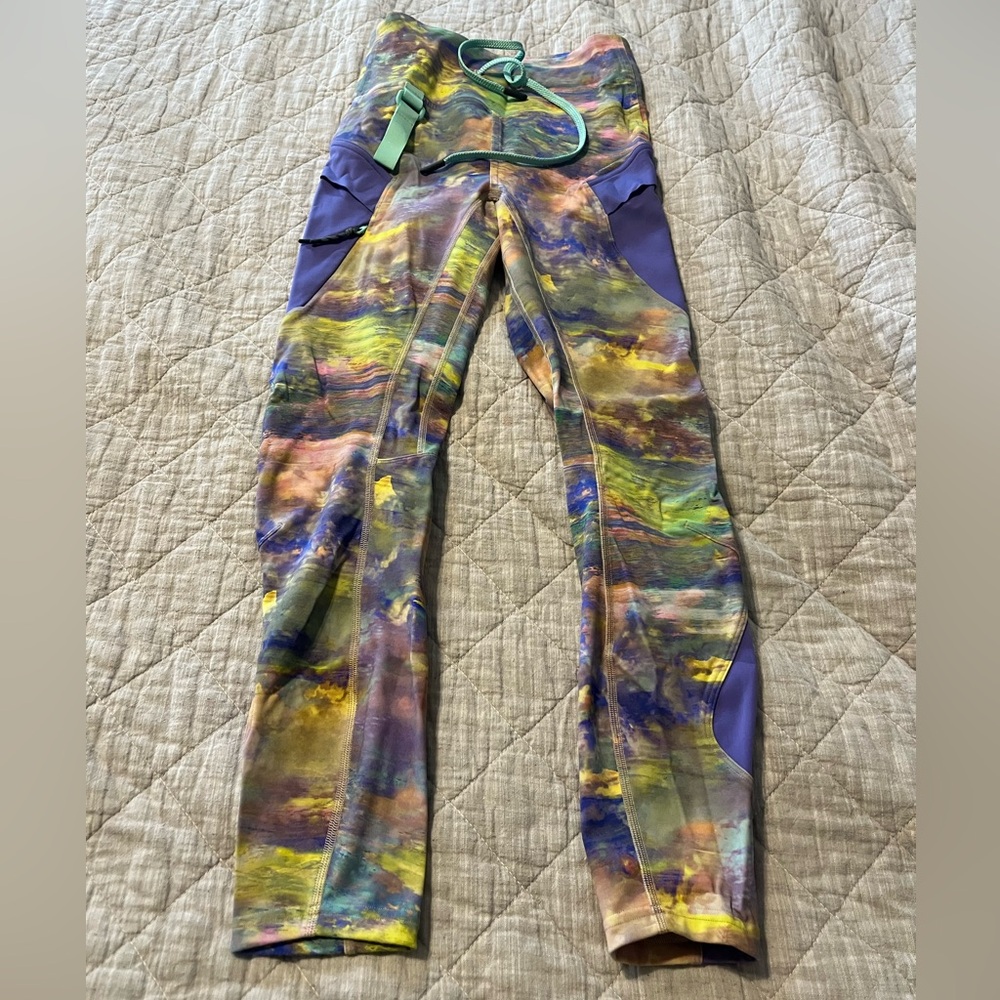 Lululemon cargó hiking tight